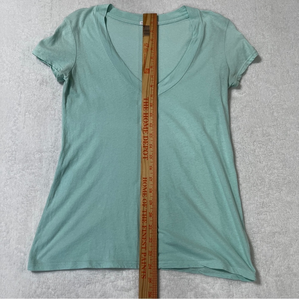 James Perse Light Green V-Neck Short Sleeve Tee Size 1 (Small) - Picture 5 of 5